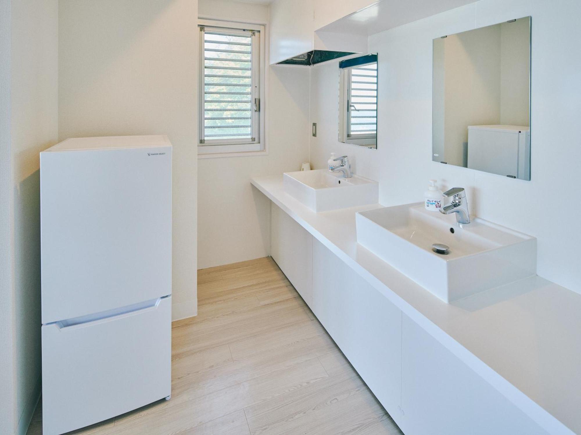 Guest Living Mu Nanki Shirahama Apartment Bagian luar foto